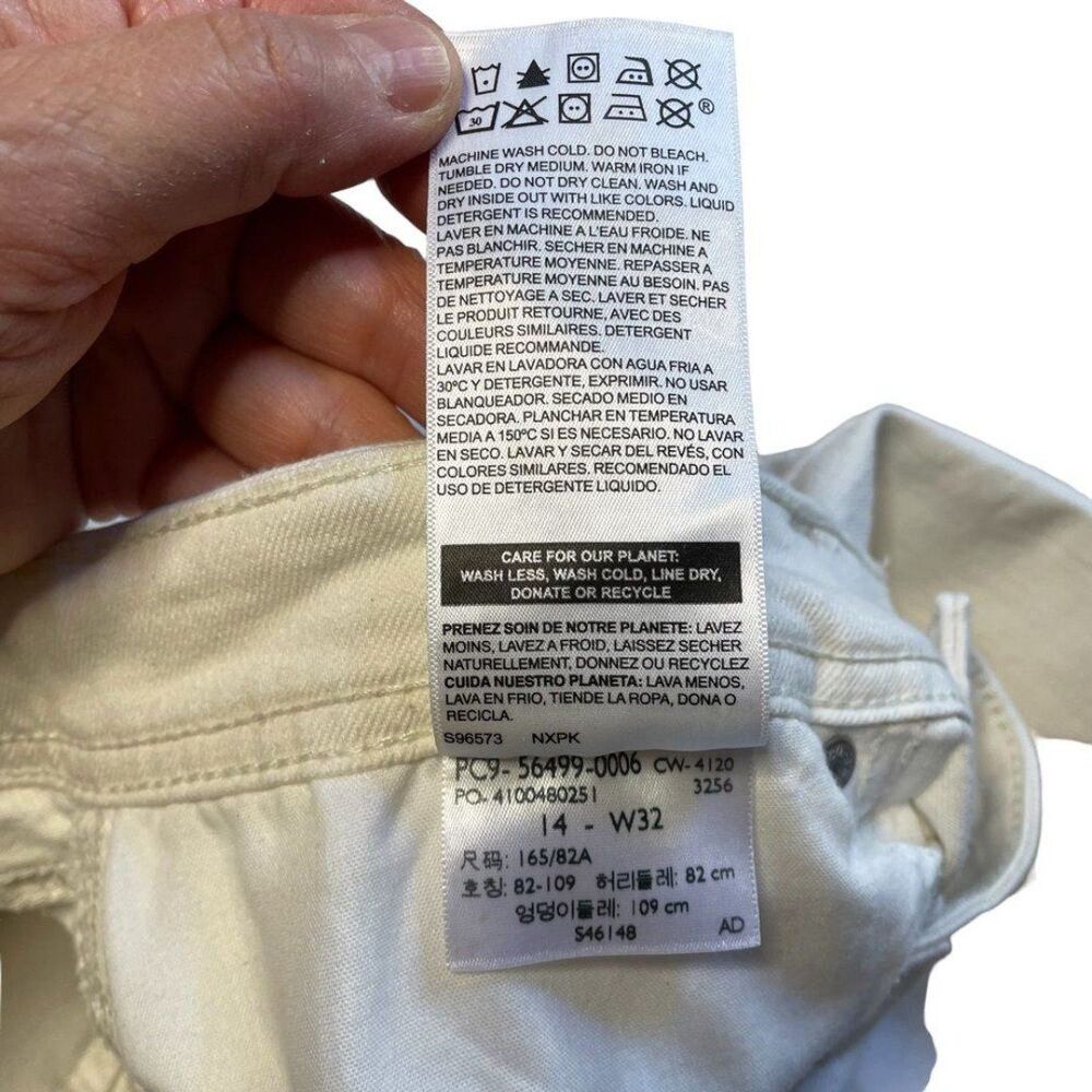 Levi Strauss Women's High Rise Wide Leg Crop Button Fly Off White Denim Size 14 - Picture 9 of 12